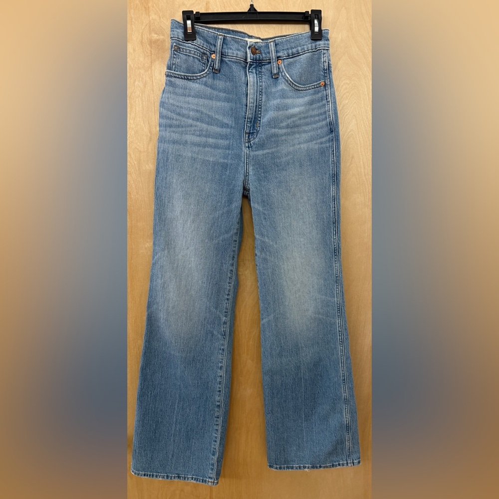 Madewell High-Rise Flare Jeans in Caine Wash - Picture 8 of 16